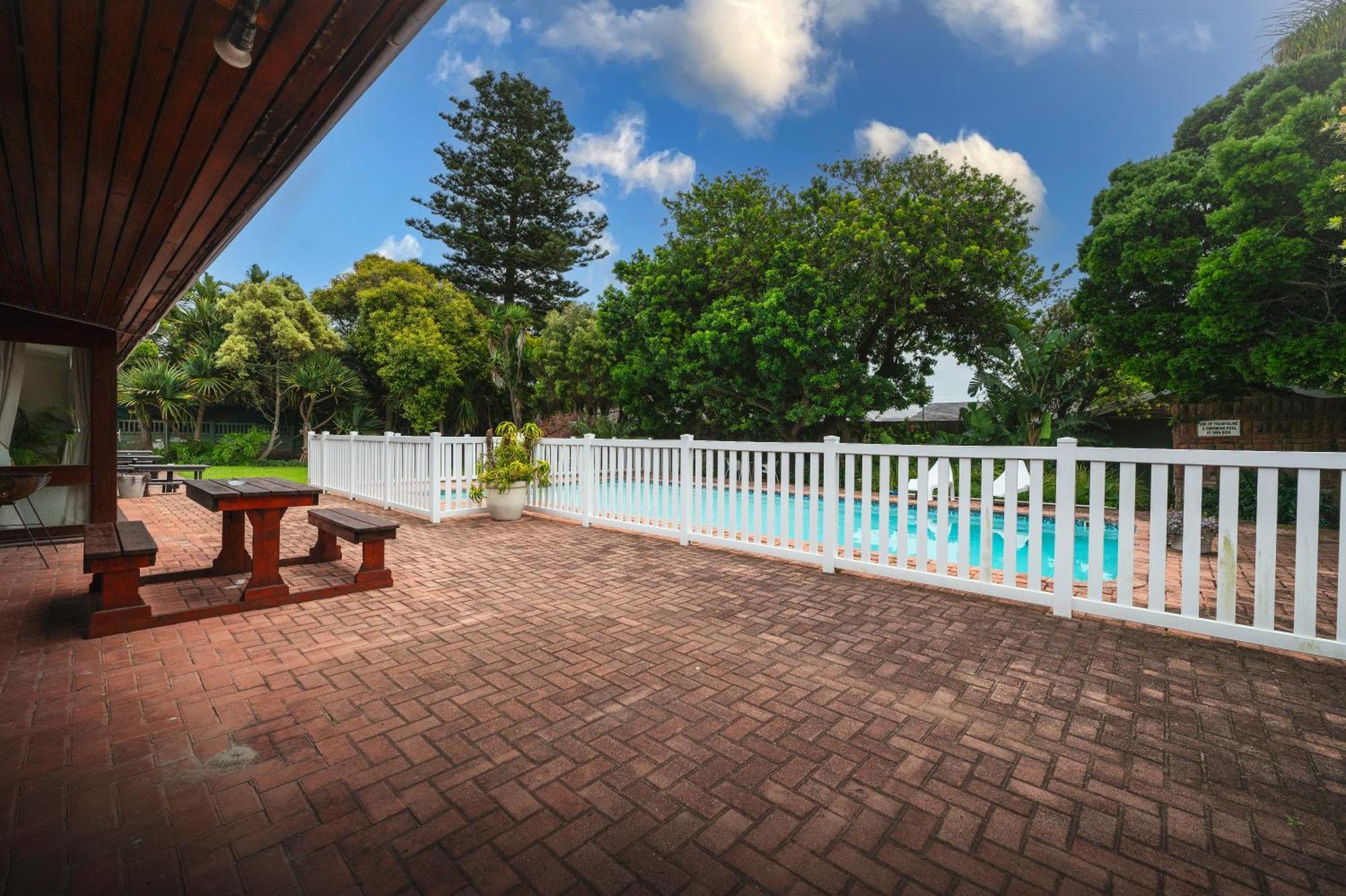 Admirals Lodge Guest House And Brightways Self Catering Apartments Port Elizabeth Exteriör bild