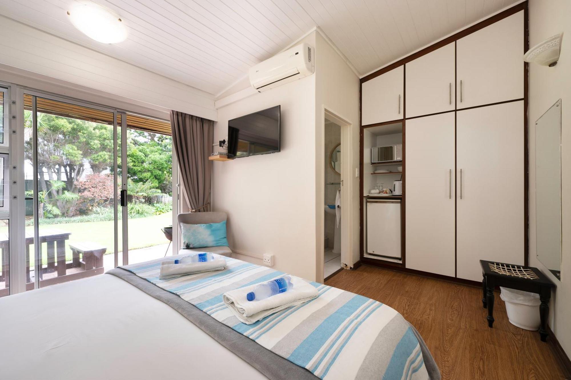 Admirals Lodge Guest House And Brightways Self Catering Apartments Port Elizabeth Exteriör bild