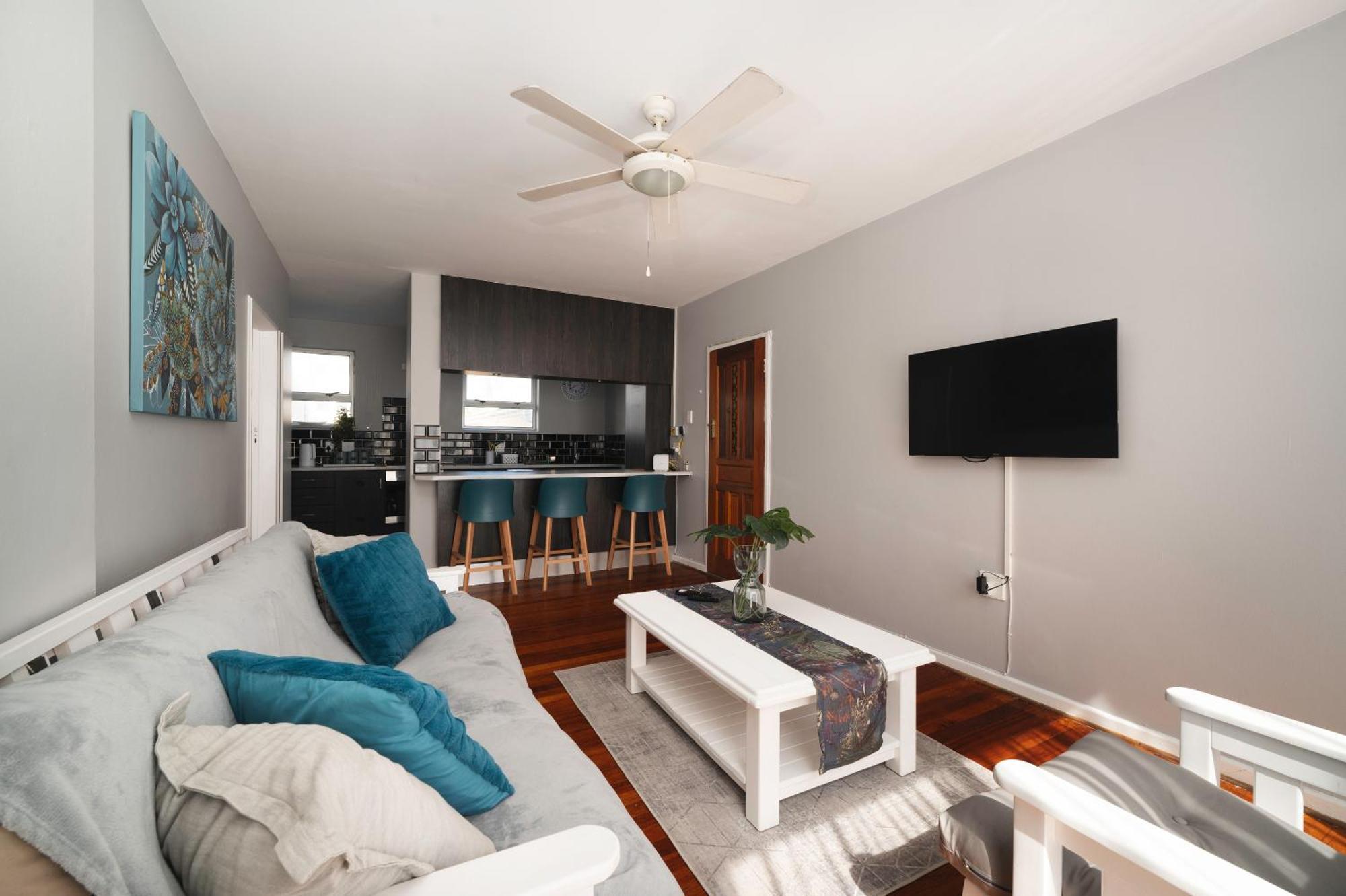 Admirals Lodge Guest House And Brightways Self Catering Apartments Port Elizabeth Exteriör bild