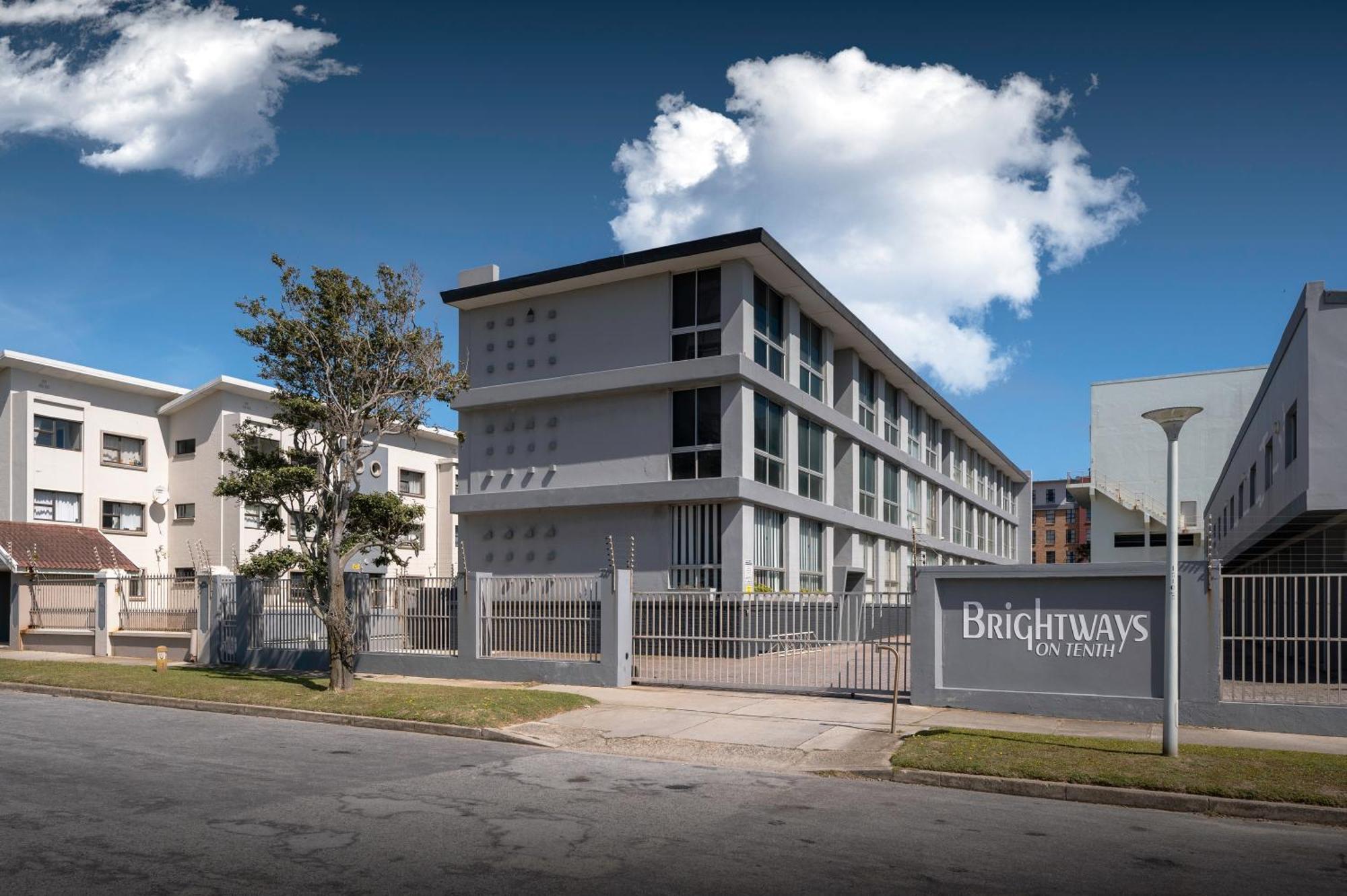 Admirals Lodge Guest House And Brightways Self Catering Apartments Port Elizabeth Exteriör bild
