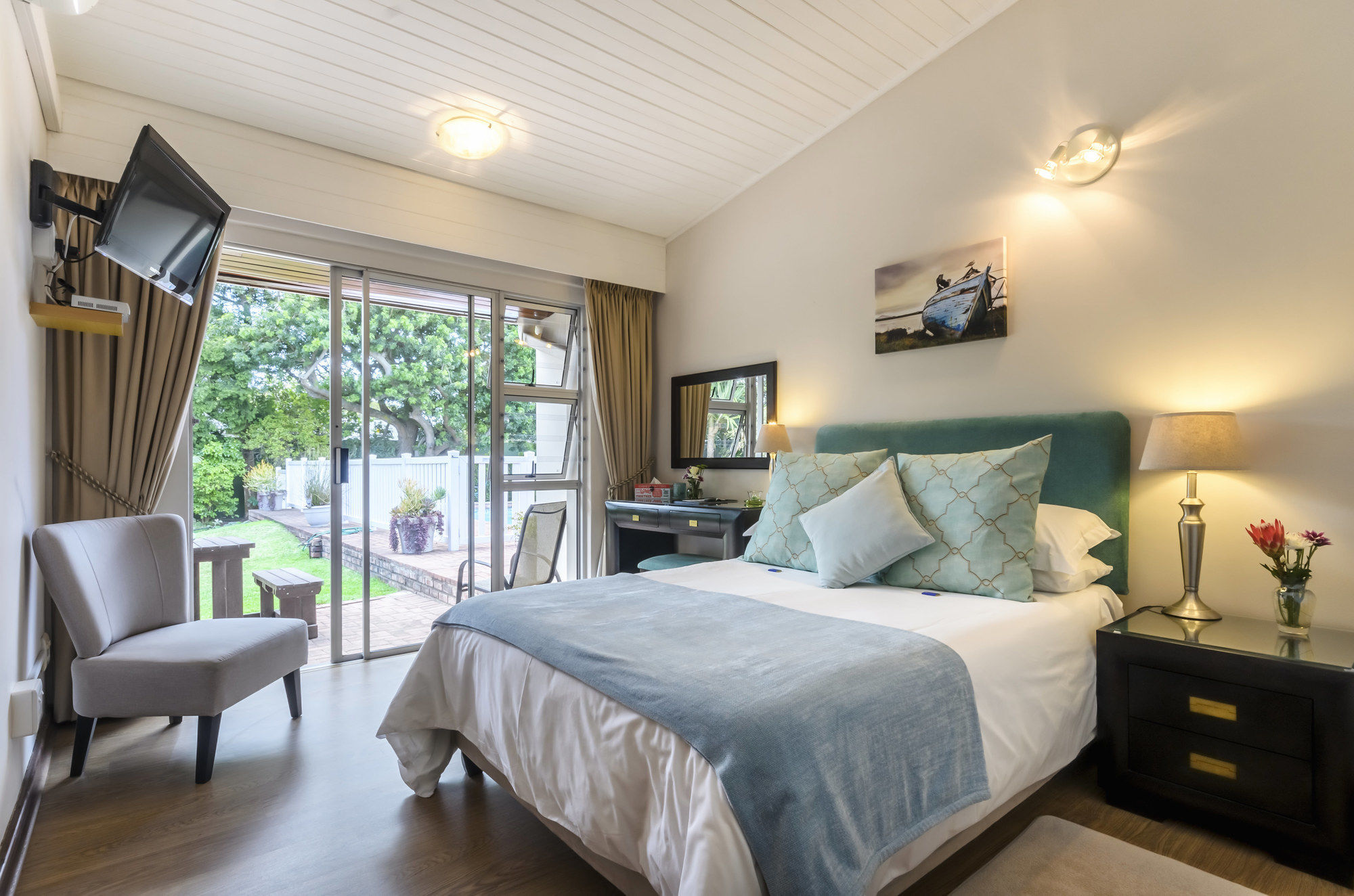 Admirals Lodge Guest House And Brightways Self Catering Apartments Port Elizabeth Exteriör bild