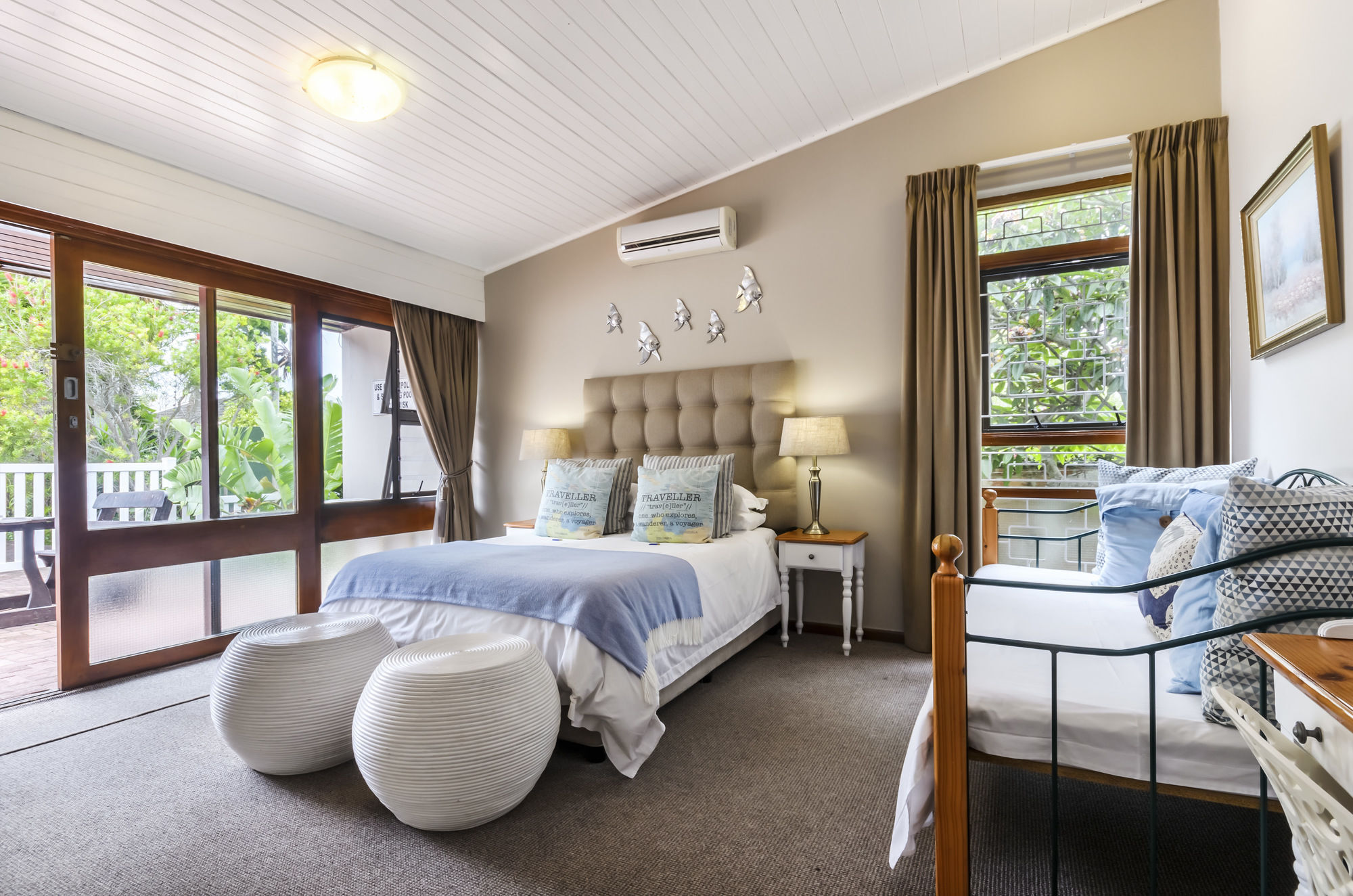 Admirals Lodge Guest House And Brightways Self Catering Apartments Port Elizabeth Exteriör bild